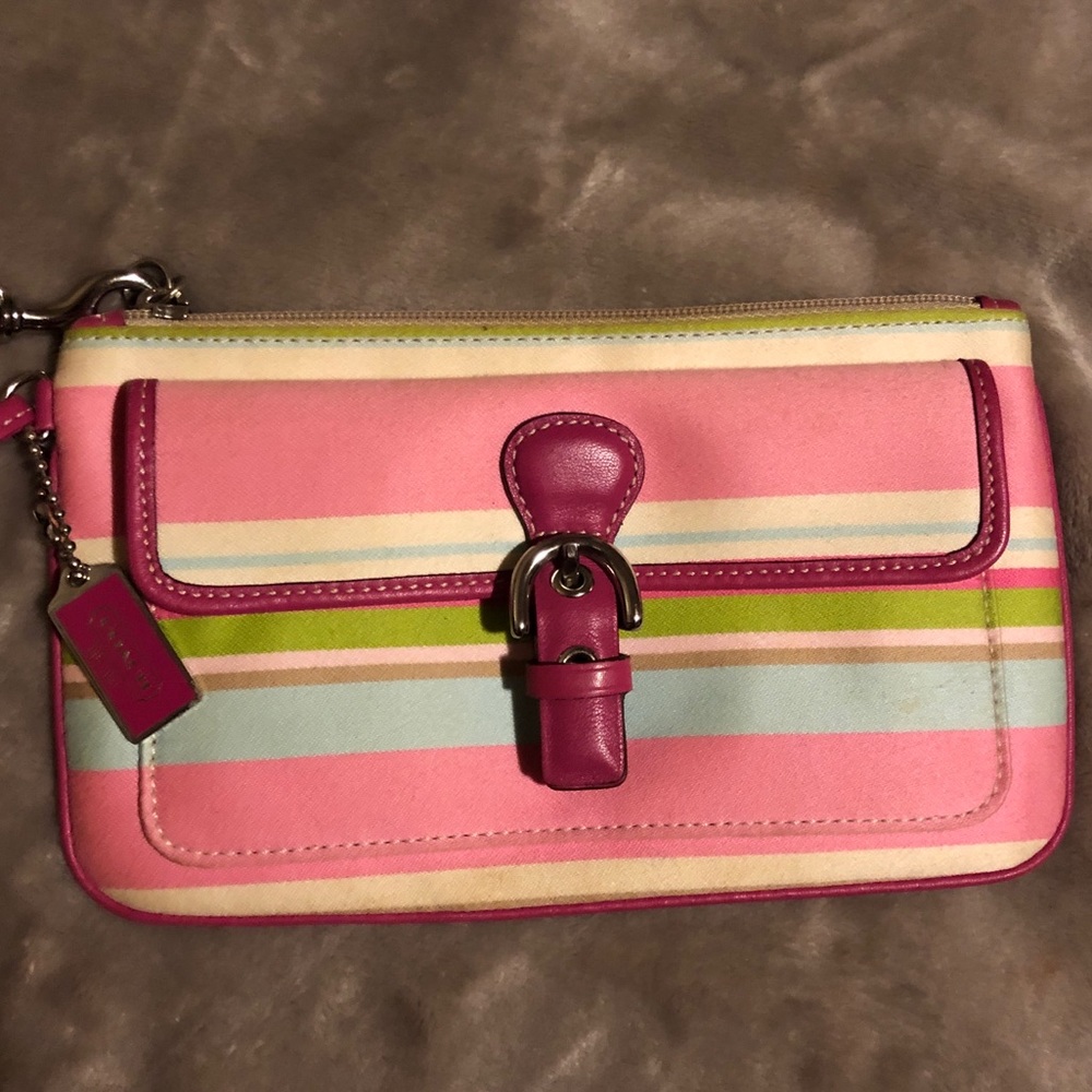 Coach Wristlet - Picture 4 of 6